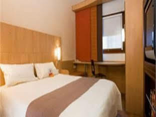 Hotel Ibis Centre 3*