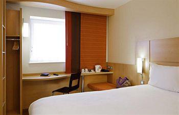 Ibis Centre 3*